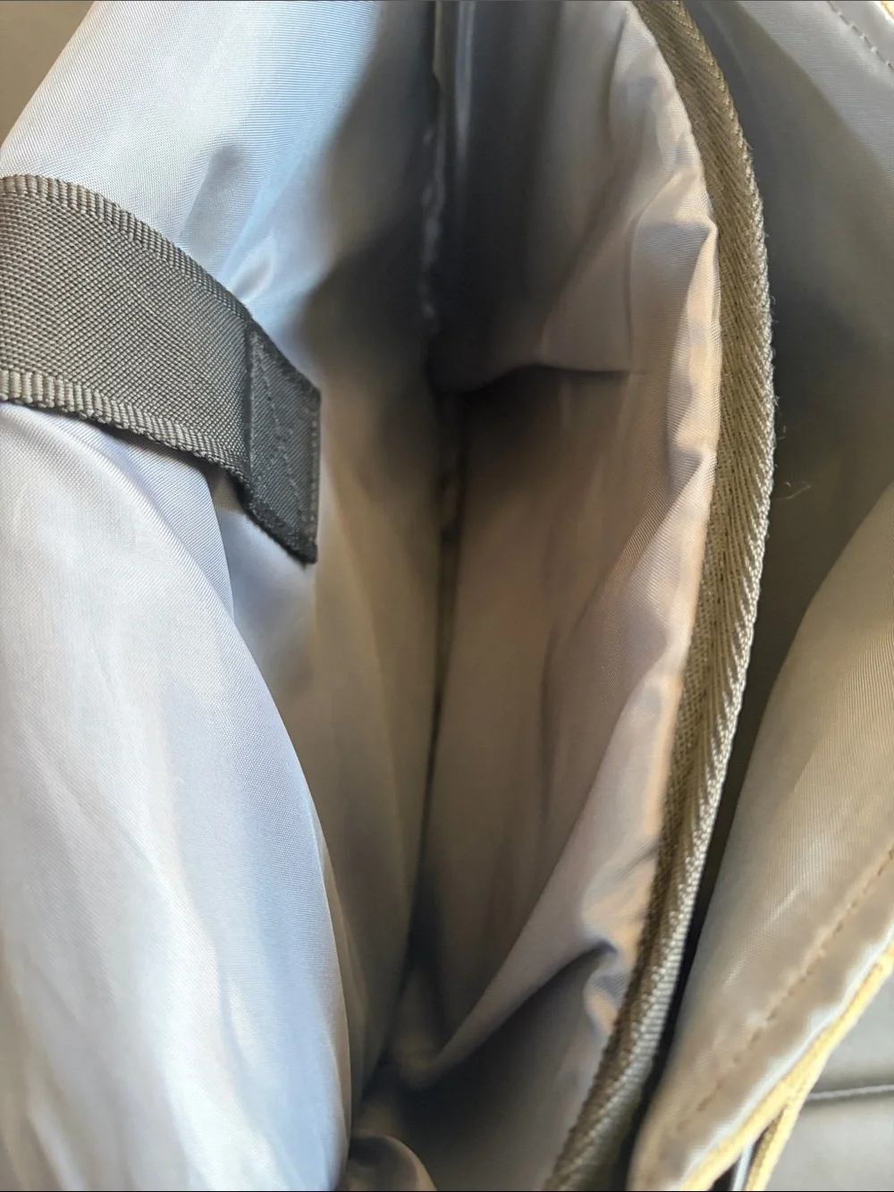 SwissGear Khaki Black Crossbody Messenger Travel Ba